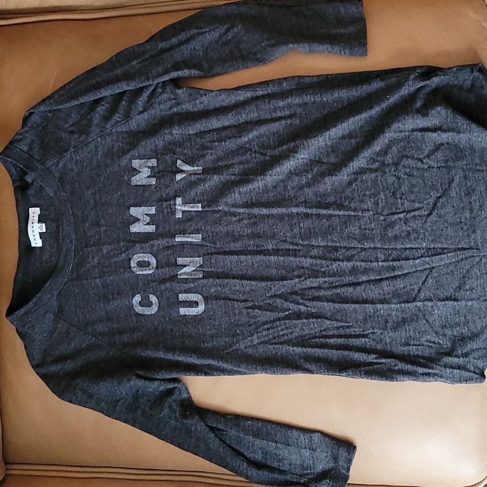 Aritzia community shirt xs